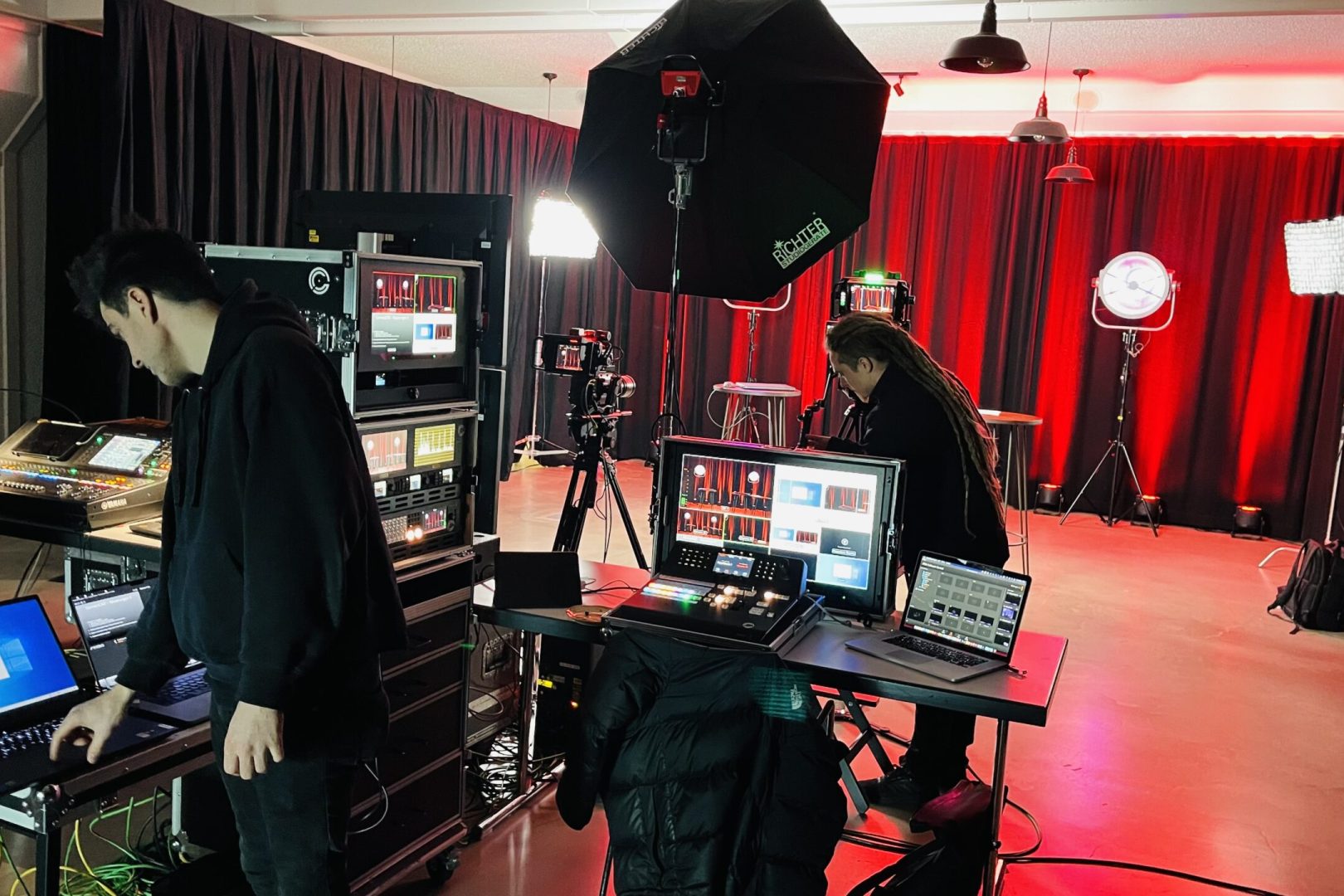 Studio-3 Livestream Filmproduktion Behind the Scenes in den Black Forest Studios