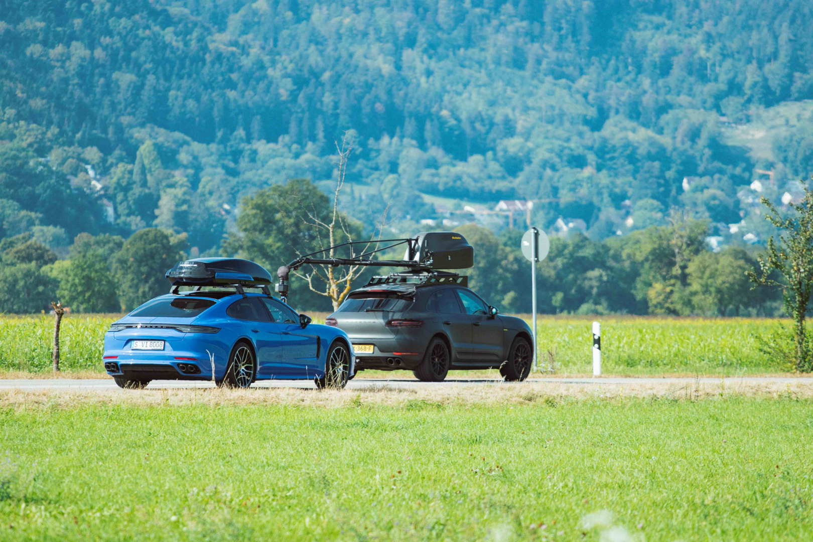 Behind the Scenes von Porsche Tequipment bei dem Dreh im Schwarzwald der Black Forest Studios